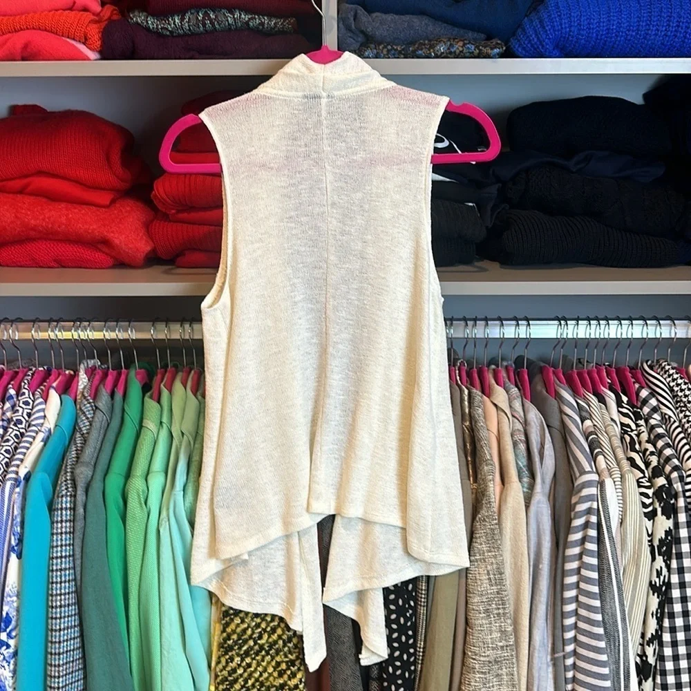 Mossimo Supply Co cream sleeveless open front cardigan size XS